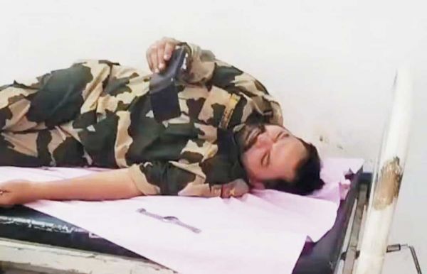 बीएसएफ जवान को पैरालिसिस अटैक