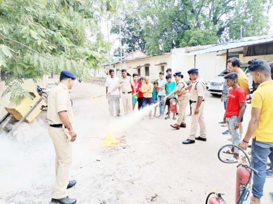 अग्निशामक यंत्र संबंधी रेल्वे पुलिस का प्रशिक्षण
