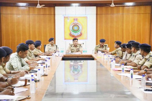 असामाजिक गतिविधियों पर करें त्वरित कार्रवाई