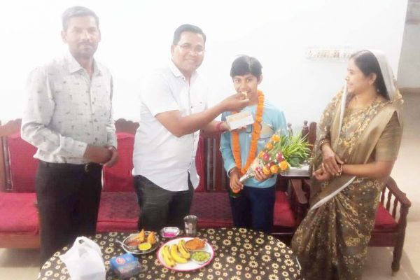 दसवीं में निधि का 96.50 फीसदी अंक