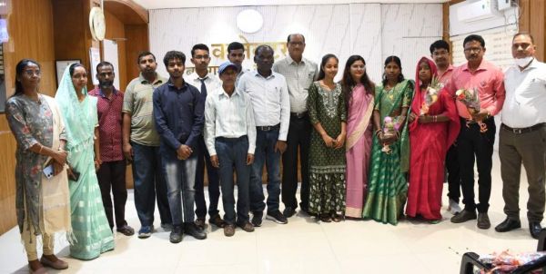 बलरामपुर के 3 विद्यार्थी टॉप टेन में