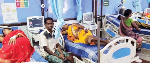 बारातियों से भरी पिकअप पलटी, 2 दर्जन से अधिक घायल