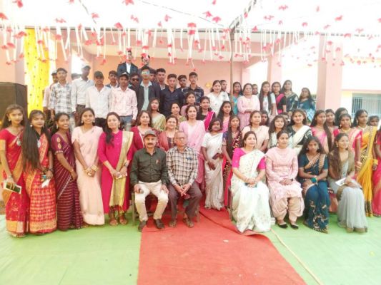 मानिकचौरी में परीक्षा परिणाम से बच्चे उत्साहित