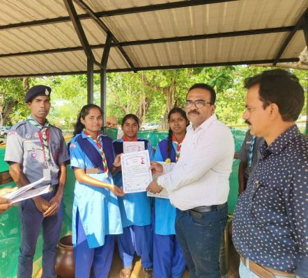स्काउट-गाइड्स ने बोर्ड परीक्षा के बेहतर परिणामों पर वितरित किया शरबत