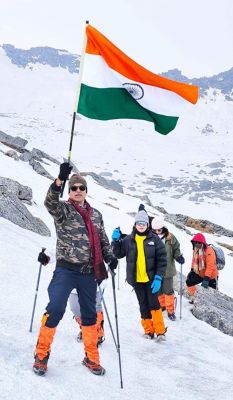 -7 डिग्री में उत्तराखंड की चोटी पांगर्चुल्ला पर फहराया तिरंगा