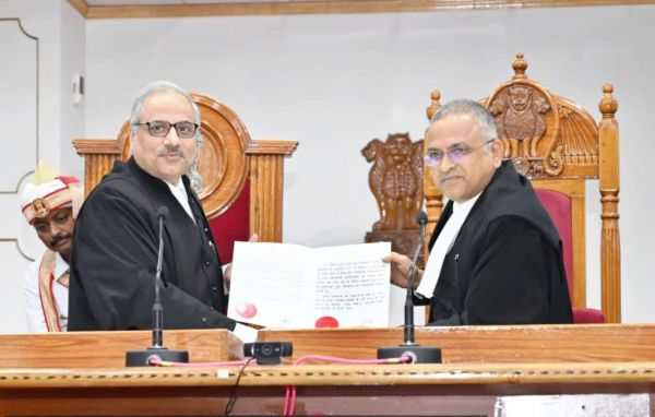 जस्टिस पांडेय ने स्थायी जज के रूप में शपथ ली