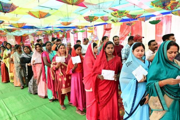 मतदाताओं की भागीदारी से 80.89 फीसदी मत के साथ राज्य में तीसरे व सरगुजा में पहले स्थान पर दर्ज हुआ मतदान