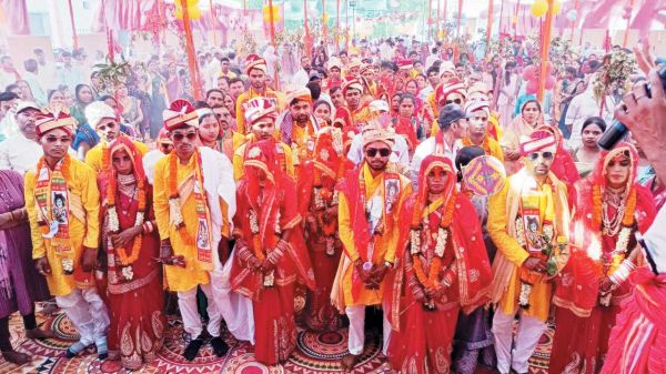 21 जोड़े बंधे परिणय सूत्र में, माहेश्वरी सभा का सामूहिक विवाह  समारोह