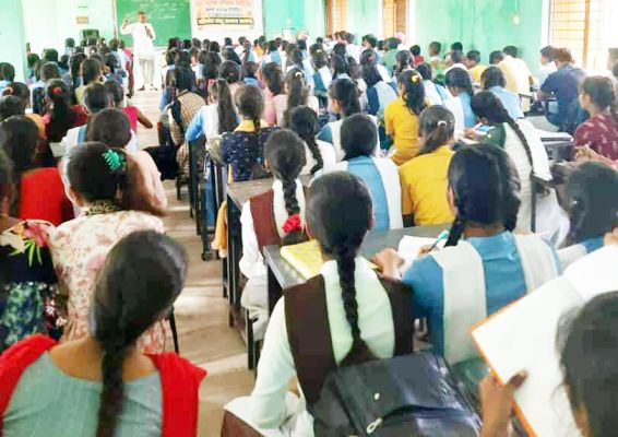 साहू समाज के शैक्षिक-कैरियर मार्गदर्शन शिविर का लाभ विद्यार्थी को