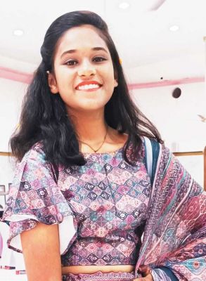 माही केसरवानी 10वीं में जिले की टॉपर 97 फीसदी अंक प्राप्त