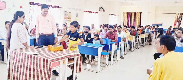 एलकेजी की 25 सीटों की निकाली लॉटरी