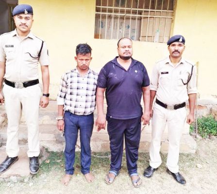 चोरी के पैसों से जीते थे ऑलीशान जिंदगी, दो बंदी