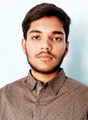 सीबीएसई दसवीं में मयंक का 92.8 फीसदी अंक