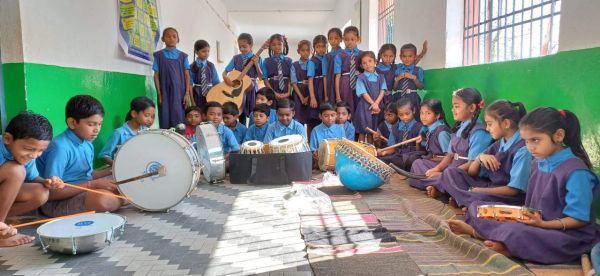 समर कैम्प में विद्यार्थी सीख रहे विभिन्न शैक्षणिक और रचनात्मक गतिविधियां