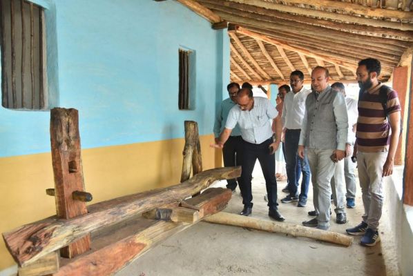 आईआईटी भिलाई की टीम ने सीवीआरयू का भ्रमण किया, ग्रामीण प्रौद्योगिकी को सराहा