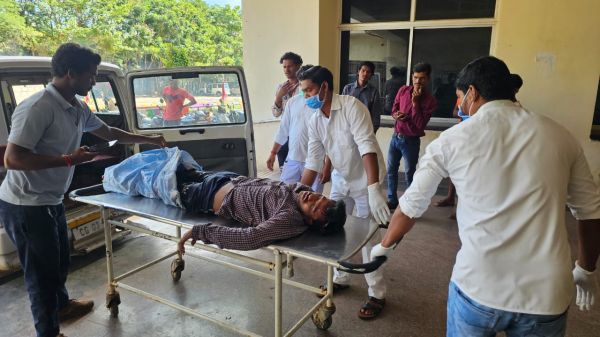 कार ने बाइक को मारी ठोकर, युवक गंभीर