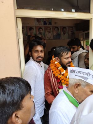 कन्हैया के लिए दिल्ली की सडक़ों पर उतरे एनएसयूआई जिलाध्यक्ष