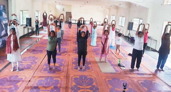  तीन दिनी नि:शुल्क योग शिविर, बढ़-चढक़र लोगों ने लिया हिस्सा