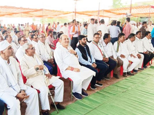 घनाराम साहू को दी श्रद्धांजलि