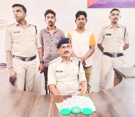 स्टाइगर गोटी से जुआ  खिलाते दो पकड़ाए