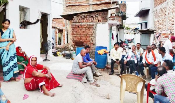 गंदे पानी की शिकायतों पर भाजपा नेताओं ने वार्डों में दी दस्तक