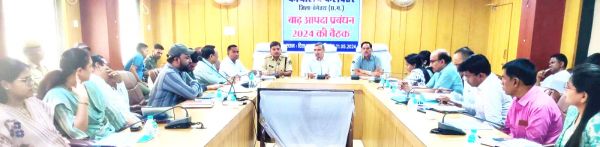 मानसून को ध्यान में रखते हुए सभी जरूरी बचाव एवं राहत संबंधी तैयारियां पूरी करें