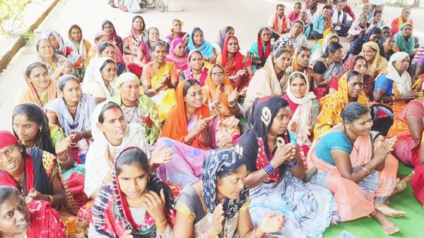 निजी कंपनी को विद्युत लाईन की अनुमति नहीं देने का विरोध
