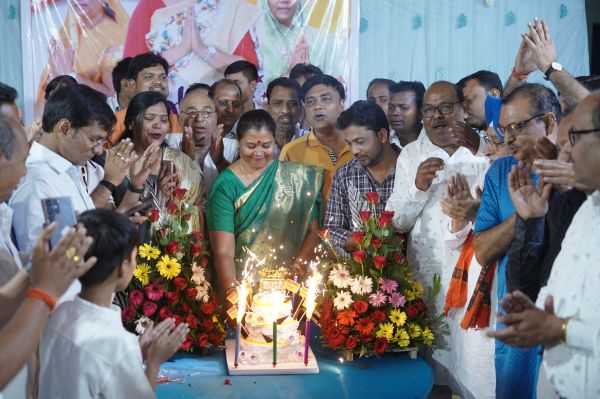 गोमती साय का जन्मदिन कार्यकर्ताओं ने धूमधाम से मनाया, बधाई देने लगा तांता