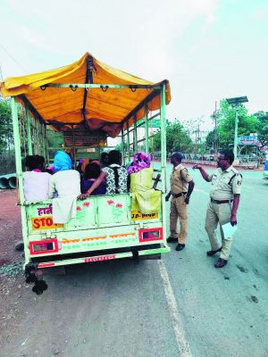 9 मालवाहकों पर कार्रवाई पुलिस ने चलाया अभियान