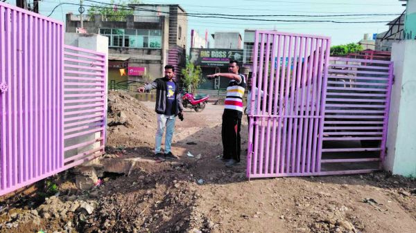 शहर के जल भराव क्षेत्र का निगम कमिश्नर ने किया निरीक्षण