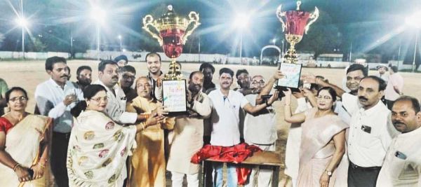 खेल के माध्यम से समूचे शहर को एक मंच पर लाने क्लब का प्रयास प्रशंसनीय-कमरो