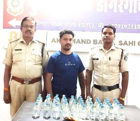 अवैध शराब संग  आरोपी पकड़ाया