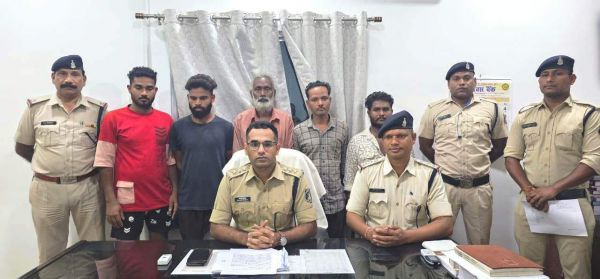 पेट्रोल पंप पर मारपीट, 6 गिरफ्तार