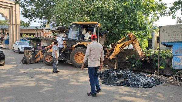 स्वास्थ्य अमला निर्धारित समय तक सफाई करना करें सुनिश्चित- आयुक्त