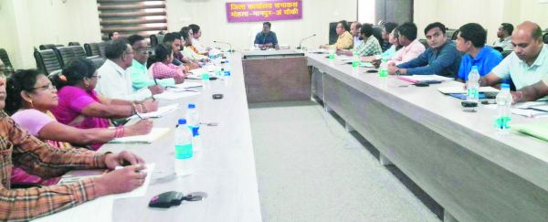 आम नागरिकों के साथ सरलता  से व्यवहार कर करें उपचार