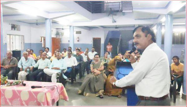 बच्चों के सर्वांगीण विकास में अनुशासन व समय का समायोजन का होना जरूरी-डॉ. संजय पांडेय