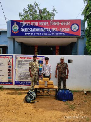 यात्री बस में गांजा तस्करी, नाबालिग समेत 2 गिरफ्तार