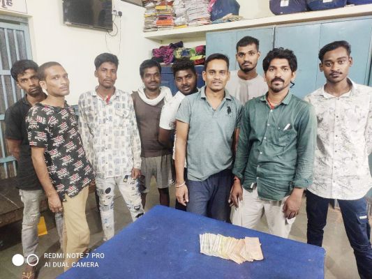 जुआ खेलते 9 गिरफ्तार