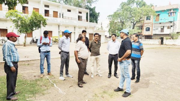 आयुक्त ने लेबर कॉलोनी-तुलसीपुर क्षेत्र का लिया जायजा