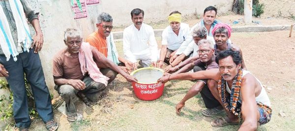 सूखाग्रस्त 8 गांव में 36 कोटने में जल भरकर किया समर्पित