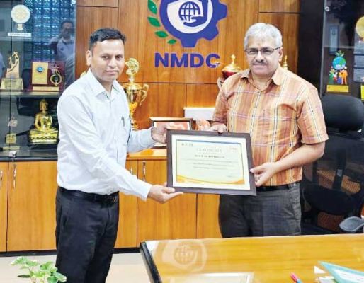 थोक उपभोक्ता सहकारी स्टोर किरंदुल को डिजिटल  बुकिंग श्रेणी में प्रथम पुरस्कार