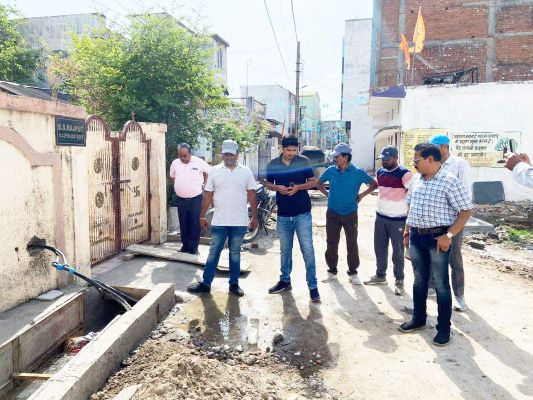 सफाई और निर्माण कार्य समय-सीमा में करें