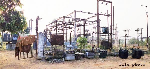 बिजली गुल से लोग परेशान