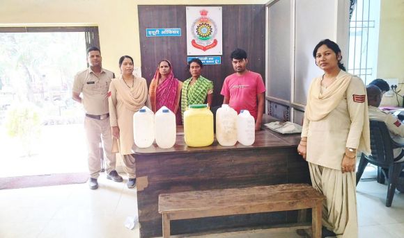 अवैध शराब बिक्री, 3 बंदी