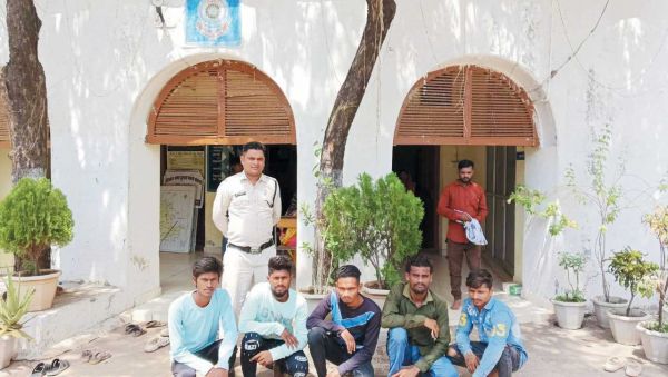 मारपीट के 5 आरोपी गिरफ्तार