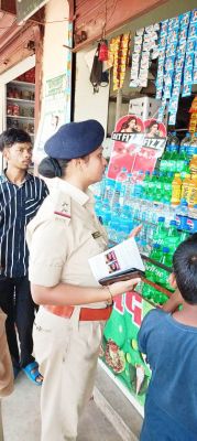 सार्वजनिक जगहों पर धुम्रपान करने पर चालानी कार्रवाई