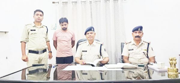 नशे में कार चालक ने सडक़ किनारे खड़ी टीचर व बच्चों को मारी थी ठोकर, एफआईआर