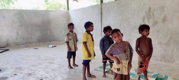 साल भर में गणतंत्र व स्वतंत्रता दिवस के दिन ही आते है शिक्षक
