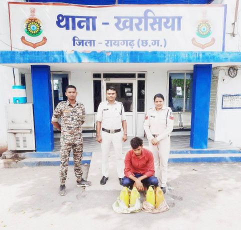  महुआ शराब के साथ युवक गिरफ्तार