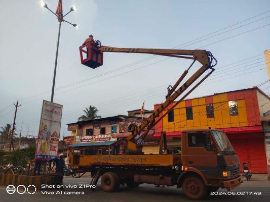 महिनों से बंद पड़ा गौरव पथ के स्ट्रीट लाईट को सुधारा गया